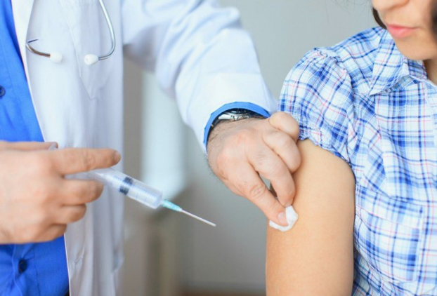   Có 10 nhóm đối tượng sẽ được ưu tiên tiêm vắc-xin phòng COVID-19 miễn phí trong thời gian tới. Ảnh minh họa  