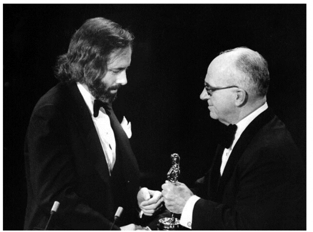   Đạo diễn Robert Towne đoạt giải Oscar  