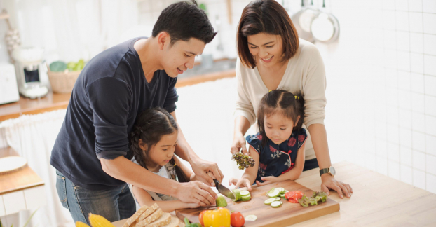 5 lý do tuyệt vời vì sao cha mẹ nên cùng con vào bếp, nhất là với trẻ kén ăn 1