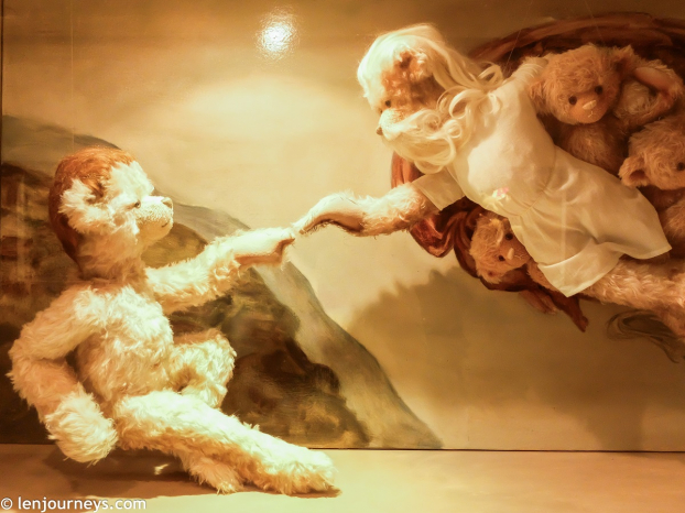 'Xuyên không' về tuổi thơ với các Teddy Bear Museum 'đốn tim' nhất thế giới 1