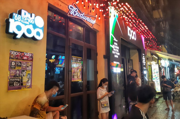 Ca dương tính COVID-19 ở Đà Nẵng đã từng đến quán bar tại Hà Nội. Ảnh minh họa