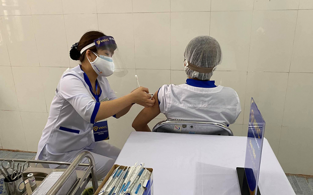  Một nữ điều dưỡng ở Đà Nẵng bị phản vệ sau tiêm vắc-xin COVID-19. Ảnh minh họa  