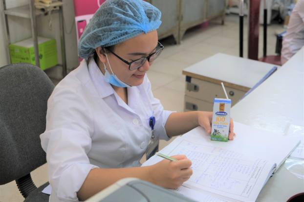   Các sản phẩm Vinamilk đã kịp thời “tiếp sức” cho các cán bộ y tế tại Bệnh viện Đa khoa Hà Đông  