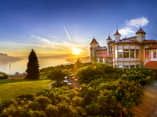   Học Xá Cung điện Caux Palace - Swiss Hotel Management School  