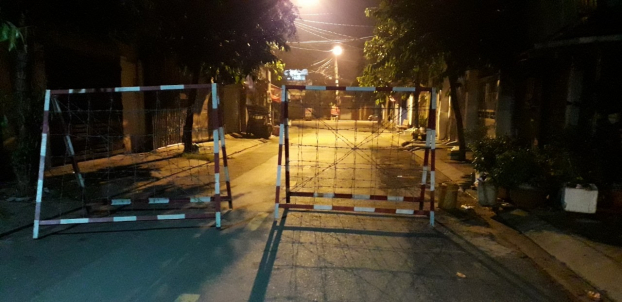  Lực lượng chức năng phong tỏa nơi bệnh nhân COVID-19 sinh sống. Ảnh minh họa  