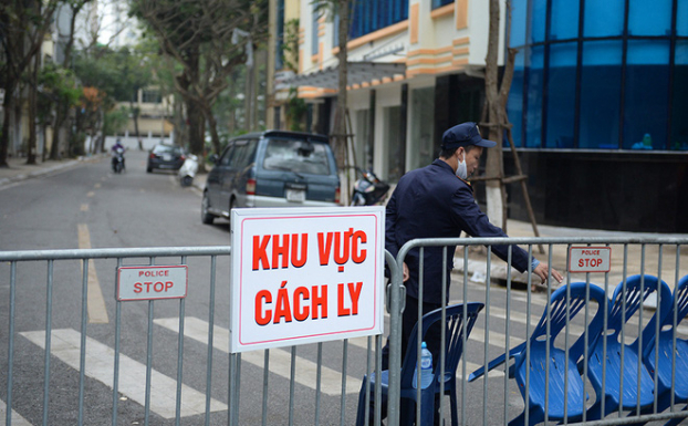   Cách ly nghiêm ngặt khu vực nhà bệnh nhân mắc COVID-19.  