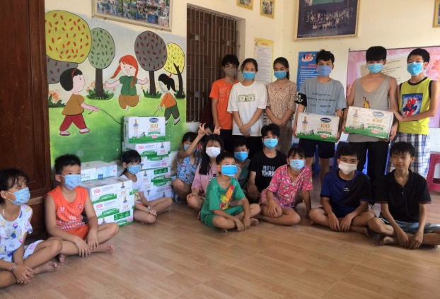 Vinamilk & Quỹ Vươn cao Việt Nam trao 8.400 hộp sữa, quà cho trẻ em Điện Biên bị cách ly 4