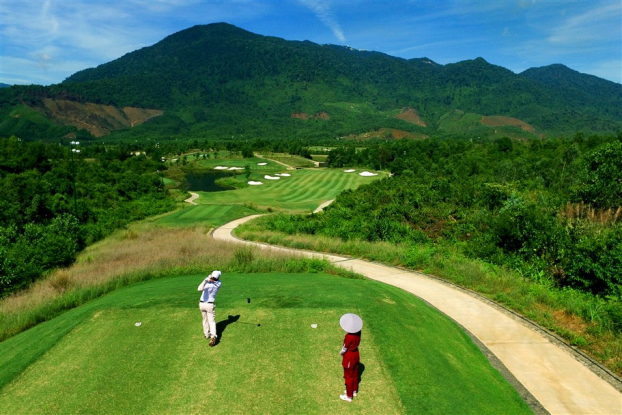   Ba Na Hills Golf Club tọa lạc tại chân núi Bà Nà  