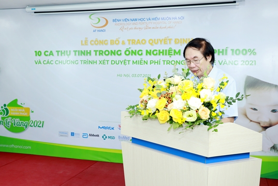   BSCKII.Nguyễn Khắc Lợi - Giám đốc chuyên môn Bệnh viện Nam học và Hiếm muộn Hà Nội cho biết BV đã 3 năm hỗ trợ TTTON cho các gia đình khó khăn.  