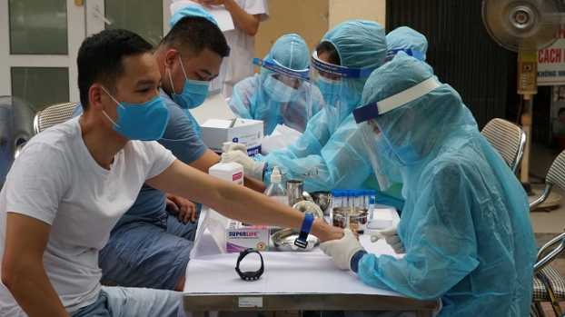   Đã có có hơn 5.600 người ở Hà Nội về TP.HCM được lấy mẫu xét nghiệm COVID-19. Ảnh minh họa  