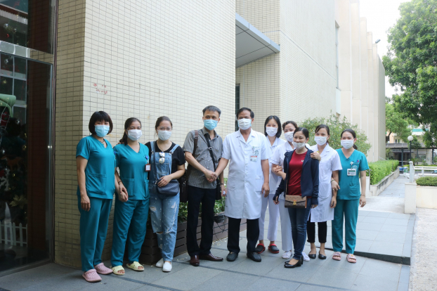  15 bác sĩ, điều dưỡng các chuyên ngành hồi sức cấp cứu, truyền nhiễm, hô hấp của BV Bạch Mai đi hỗ trợ Đồng Nai chống dịch  