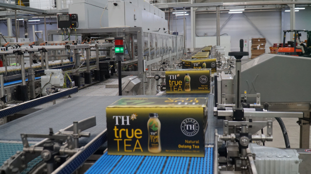   Sản phẩm TH true TEA được sản xuất trên dây chuyền hiện đại khép kín từ Đức, công nghệ chế biến và chiết rót vô trùng, toàn bộ quy trình chế biến đến đóng chai đảm bảo trong vòng 24 giờ.  
