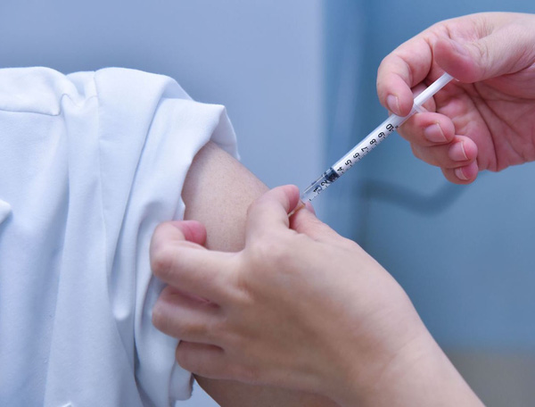   Bộ Y tế tuyển tình nguyện viên thử nghiệm 1 loại vắc-xin mới.  