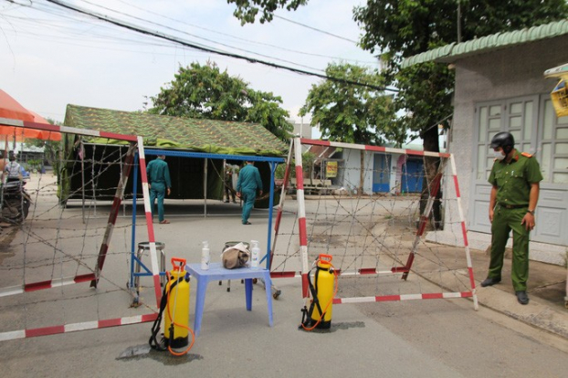 TP.HCM hiện có 5.492 điểm phong tỏa để tránh lây lan dịch bệnh COVID-19. Ảnh minh họa