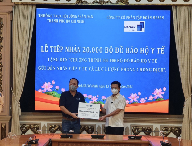   Tập đoàn Masan trao tặng 20.000 đồ bảo hộ y tế đến Hội đồng nhân dân TP.HCM  
