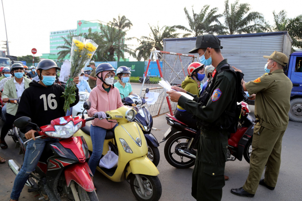   Người đang lưu trú tại TP.HCM và muốn về quê cần đăng ký với các xã, phường, thị trấn nơi lưu trú. Ảnh minh họa  