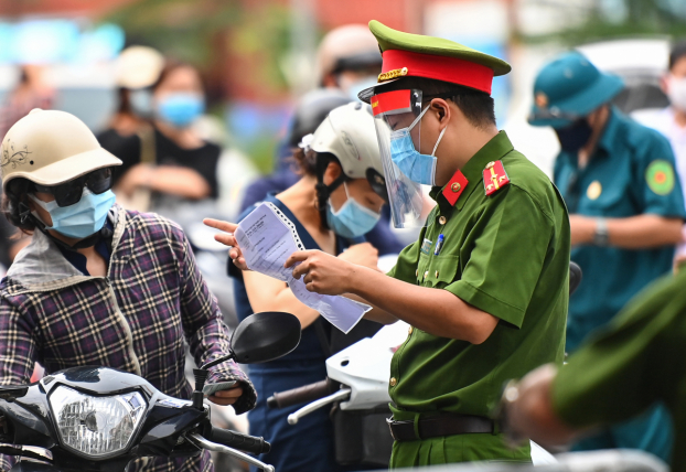 Mới: 19 quận huyện ở Hà Nội sẽ không kiểm tra giấy đi đường 0