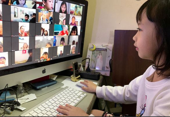 Phụ huynh được hỗ trợ vay 7 triệu mua máy tính cho con học online, lãi suất 0% 0