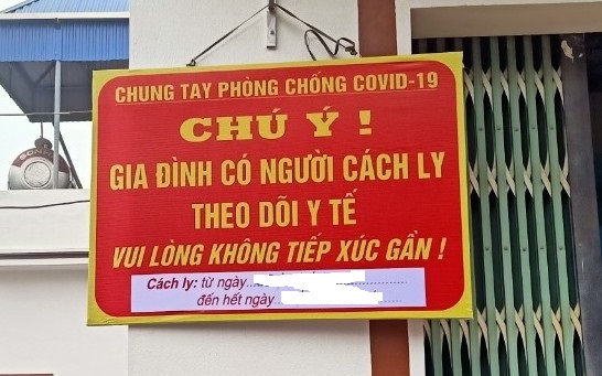   Hà Nội đề xuất treo biển tại nhà “Gia đình có người theo dõi sức khỏe PCD COVID-19”. Ảnh minh họa  