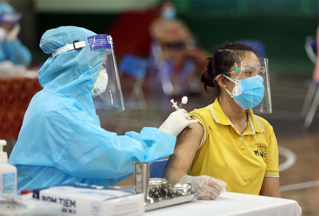   Đã có khoảng 34% dân số Hà Nội tiêm đủ 2 mũi vắc xin phòng COVID-19. Ảnh minh họa  