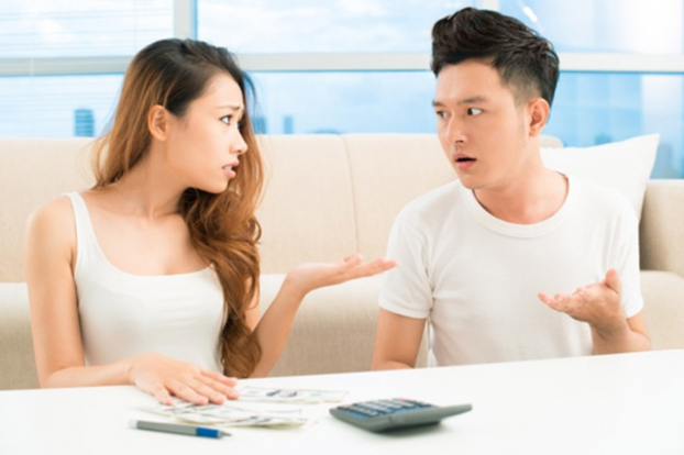   Không thỏa thuận chi tiêu trước khi cưới, về sống chung nhà rất dễ... cãi nhau.  