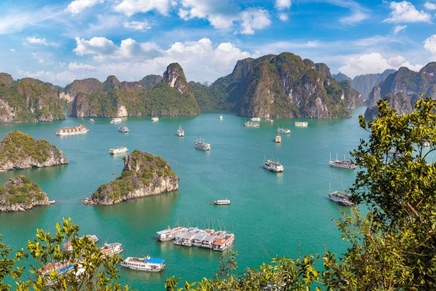   Quảng Ninh chính thức đón khách du lịch từ 1/11.  