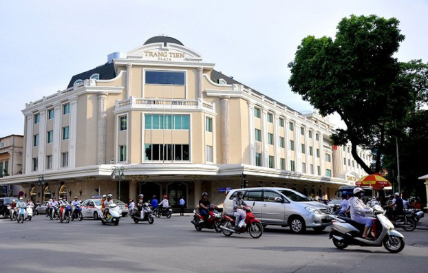 Hà Nội tìm người đến Tràng Tiền Plaza do liên quan COVID-19. Ảnh minh họa