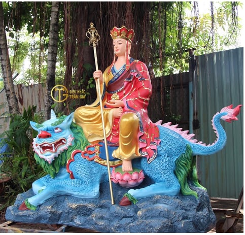 Hình ảnh tượng Phật Địa Tạng Vương Bồ Tát do Điêu Khắc Trần Gia tôn tạo.