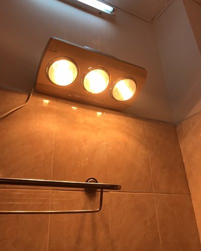 4 mẹo sử dụng đèn sưởi nhà tắm tốn ít tiền điện nhất 1