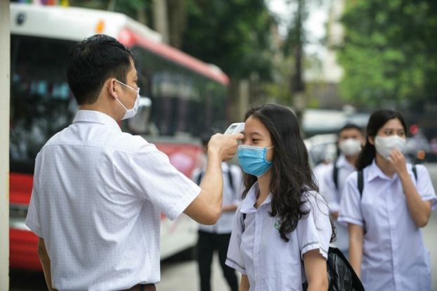   Hôm nay đã có học sinh khối 9 của 10 huyện ngoại thành Hà Nội đi học trực tiếp.  