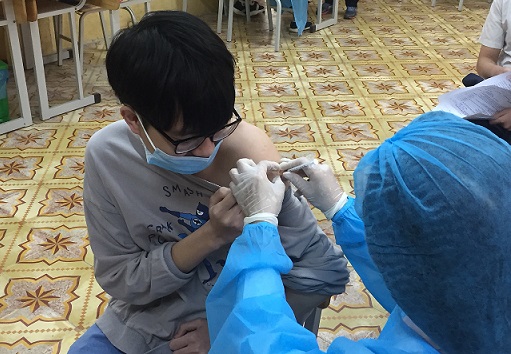   Trong ngày 23/11, đã tiêm được gần 34.000 mũi vắc-xin cho trẻ  