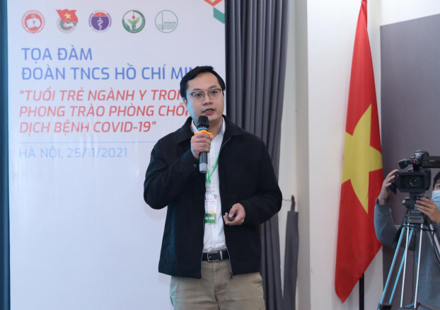   TS Đỗ Mạnh Hùng - Phó trưởng phòng Kế hoạch tổng hợp (BV Việt Đức) trình bày tại tọa đàm.  