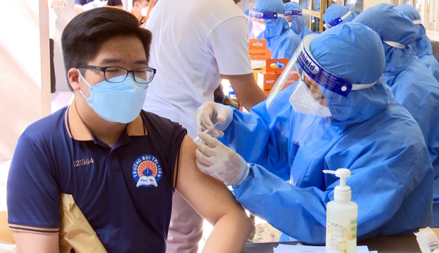   Tiêm vắc xin cho học sinh Trường Bùi Thị Xuân, TP.Biên Hoà. Ảnh CDC Đồng Nai  