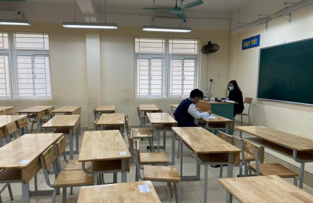   Học sinh duy nhất của trường Trần Nhân Tông đi học trực tiếp.  