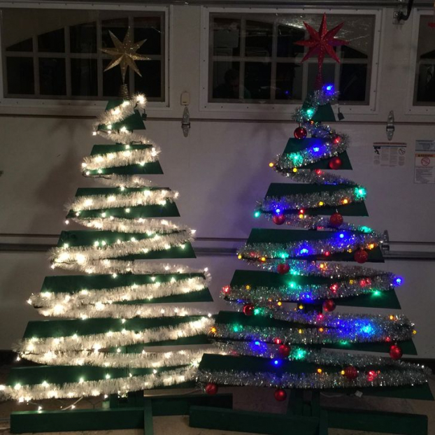 15 ý tưởng tự làm cây thông Giáng sinh từ những vật liệu rẻ tiền, có sẵn trong nhà 1