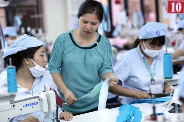   Người lao động đang rất trông chờ vào những thay đổi về chính sách tiền lương trong năm mới 2022.  