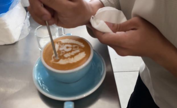 Chiêm ngưỡng hình ảnh nghệ thuật đẹp mắt trên những tách cà phê 2