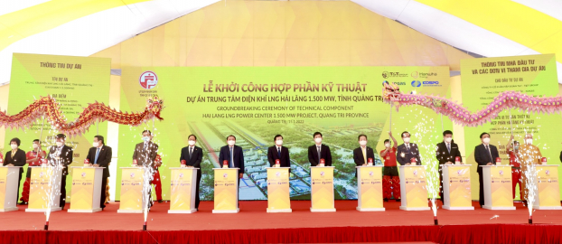   Ông Đỗ Quang Hiển, Chủ tịch HĐQT kiêm Tổng Giám đốc T&T Group cùng các đại biểu bấm nút khởi công dự án Trung tâm điện khí LNG Hải Lăng.  