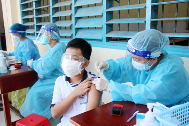   Chuẩn bị sẵn sàng mọi điều kiện để tiêm vắc-xin cho trẻ từ 5 - 11 tuổi.  
