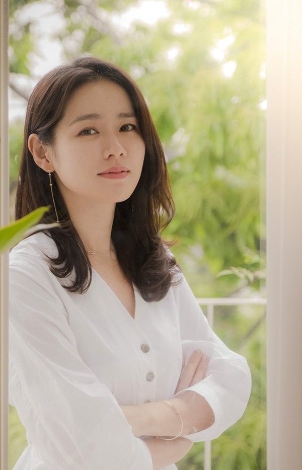 Son Ye Jin 40 tuổi vẫn trẻ như đôi mươi, bí quyết chính là 6 mẹo làm đẹp cực đơn giản 5