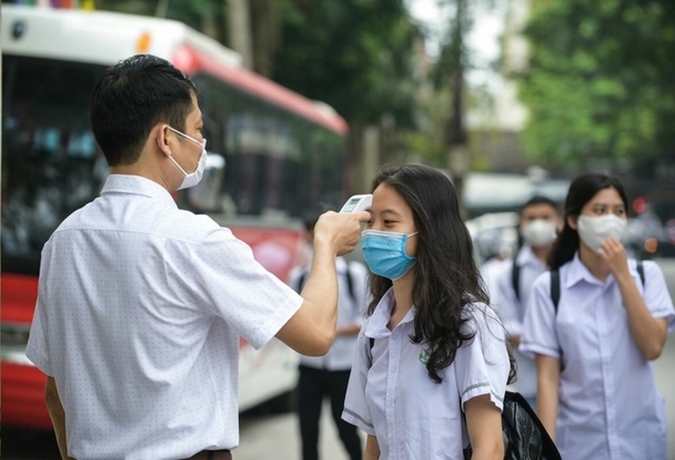   Từ ngày 6/4, học sinh từ lớp 1 đến lớp 6 trở lại trường học tập. Ảnh minh họa  