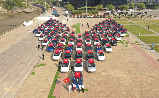 Kỷ lục Việt Nam: 100 xe ô tô điện VF e34 chinh phục địa đầu tổ quốc 1