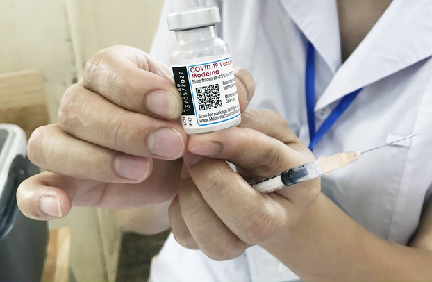   Hôm nay Quảng Ninh tiêm vắc-xin Moderna cho trẻ.  