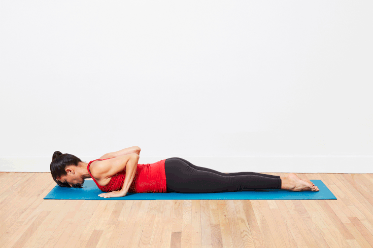 6 postures de yoga pour vous aider à perdre du ventre aussi vite qu'à la gym