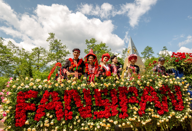 Lễ hội hoa hồng Fansipan 2022 khai màn thành công 'đại tiệc hè Sa Pa' 2