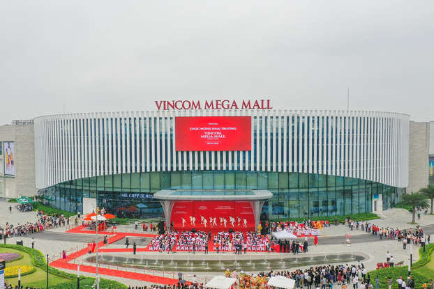   Vincom Mega Mall Smart City có quy mô lên tới 68.000m2 với sự góp mặt của các thương hiệu lớn trong nước và thế giới.  