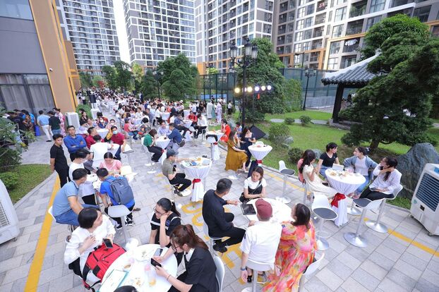   400 khách hàng đã tham dự “Tiệc trà an nhiên” chiều ngày 4/6 để tìm hiểu dự án The Zenpark trong lòng “Quận Ocean”  