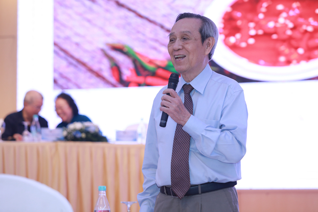  Giáo sư, tiến sĩ Lưu Duẩn - Trưởng Ban Tư vấn Hiệp hội Văn hóa Ẩm thực Việt Nam Báo cáo tham luận “Đẩy mạnh xuất khẩu nước mắm dưới góc nhìn văn hóa ẩm thực và khoa học - công nghệ”(1)  