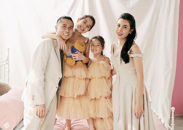   Vợ chồng Hồ Hoài Anh - Lưu Hương Giang và hai con gái  