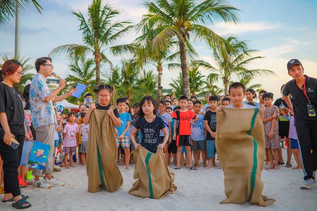 Giới trẻ đổ bộ “Quận Ocean” tham dự lễ hội Biển 3